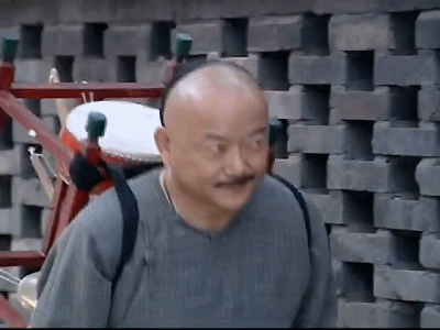 怎么遏制汗管瘤生长?如何治才不会复发(图2) 靠近